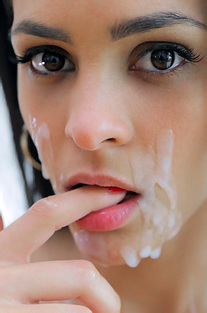 Jasmine Caro Cums